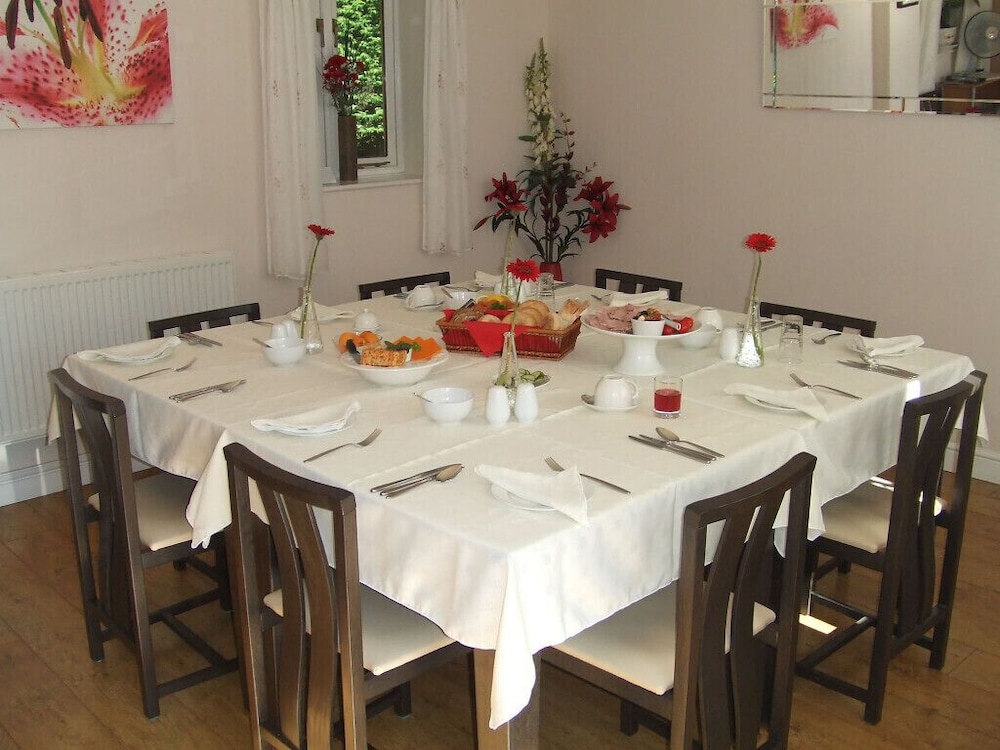 Worcester Vacations - The Manor Coach House - Property Image 7