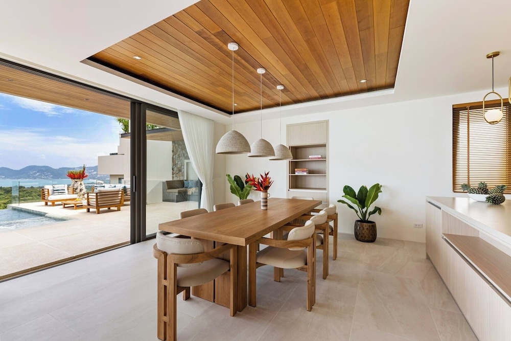 Villa Aroka 4 Bed Sea View KBR41