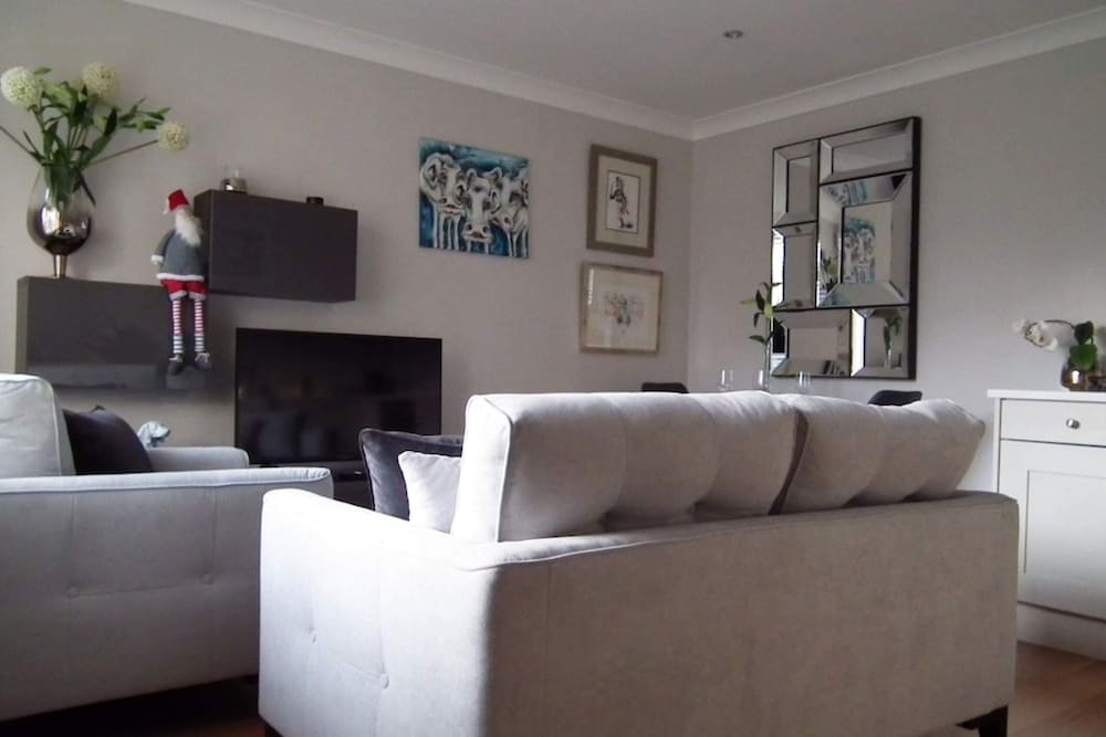 Modern 2 Bedroom Home Near the RDS Arena