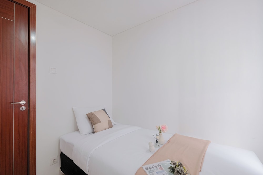 Best Deal and Stunning 2BR Apartment at Vittoria Residence