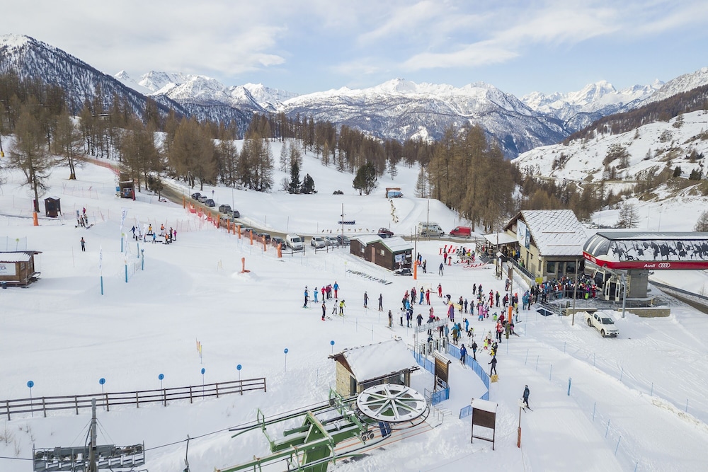 Grange Hike & Ski - 41D Sestriere view 2