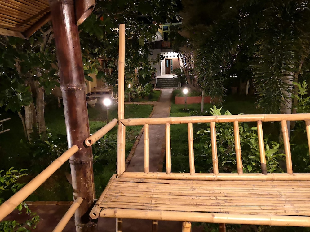 Tonmai Suites