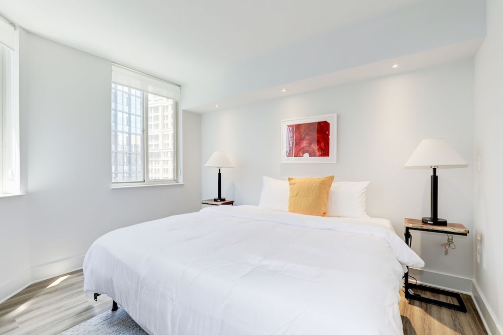 Elegant 2BR Apartment Minutes From DC