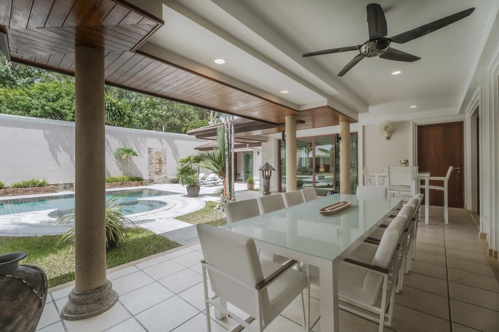 Luxury 3BR Villa 5 Private Pool, Gym & Jacuzzi