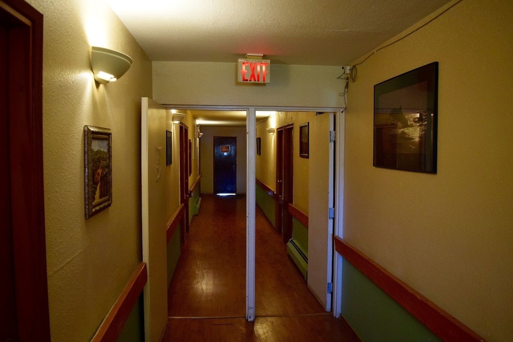 Brookside Inn