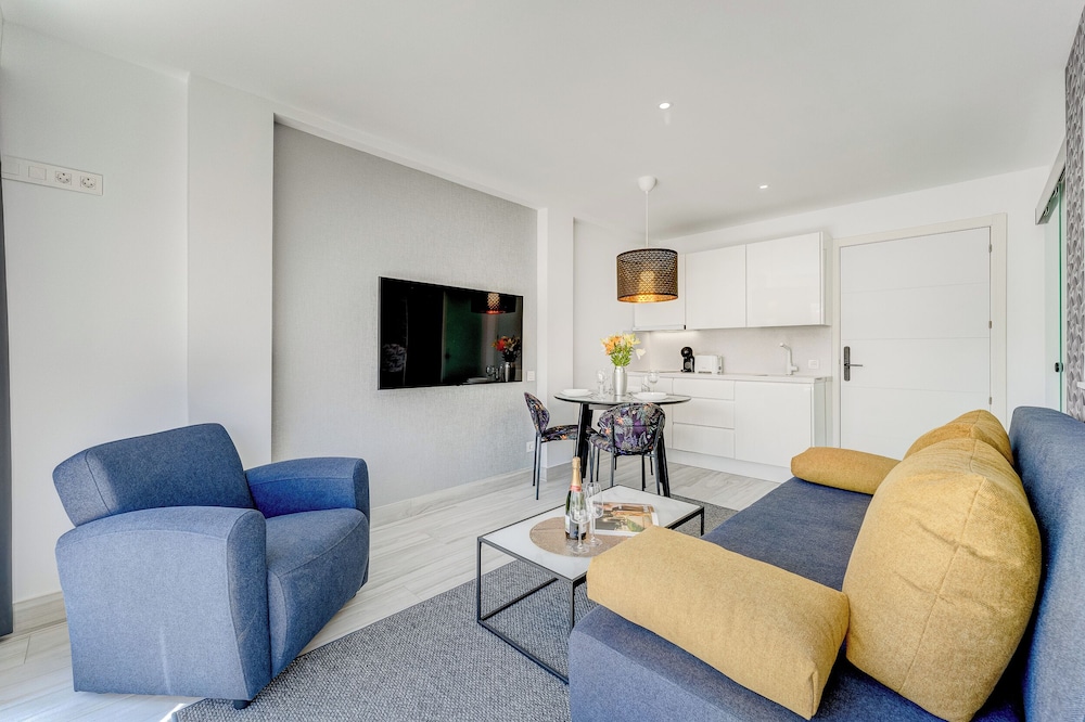 BAL Apartments - Adults Only