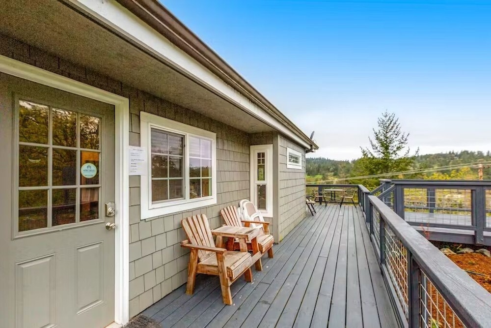 Deer Harbor Cottages