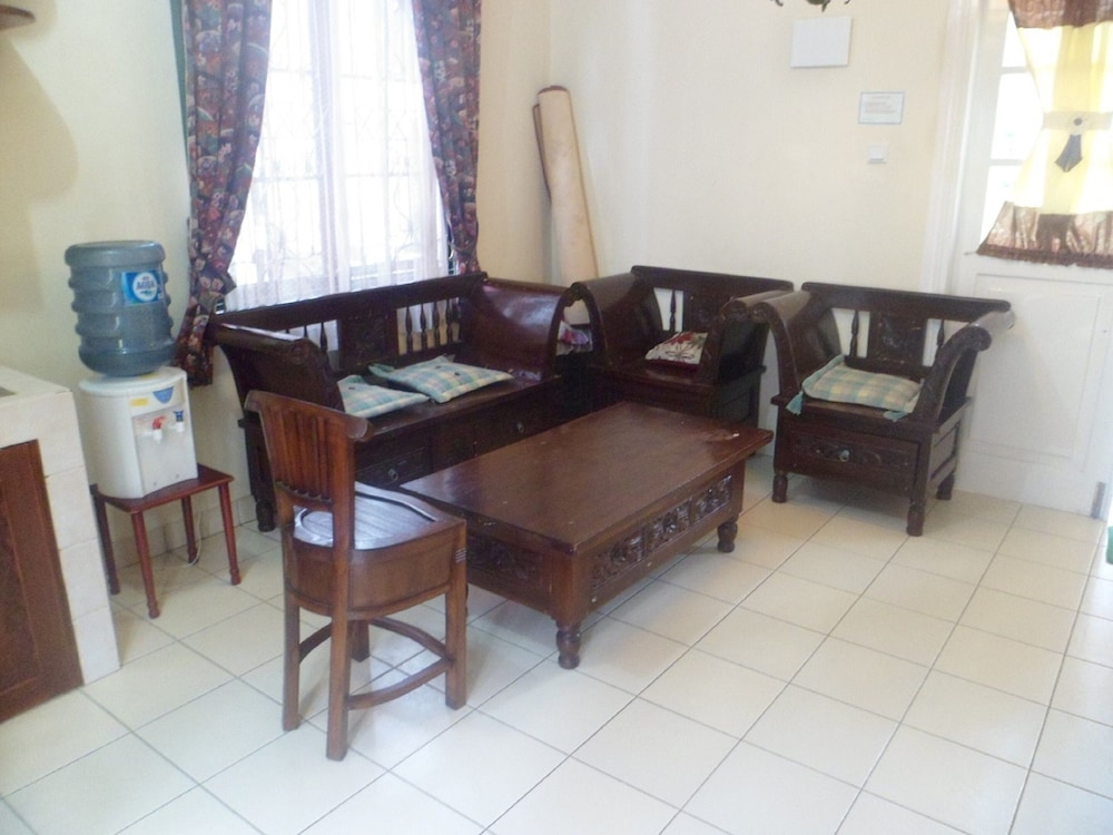 Villa Kota Bunga Mawar