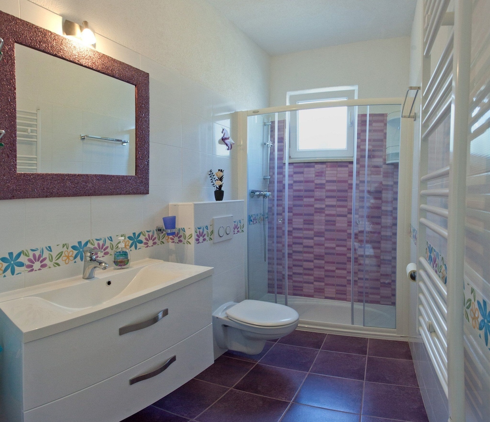 Wonderful Visinisce Apartments With Terrace and Sea Views