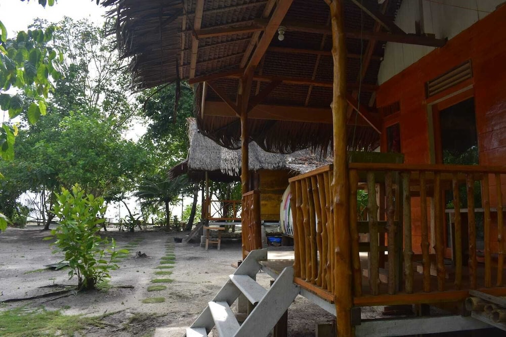 Bosolu Surf Camp