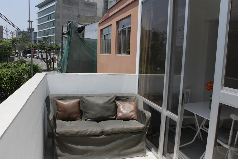 Monterrico Suites Hotel