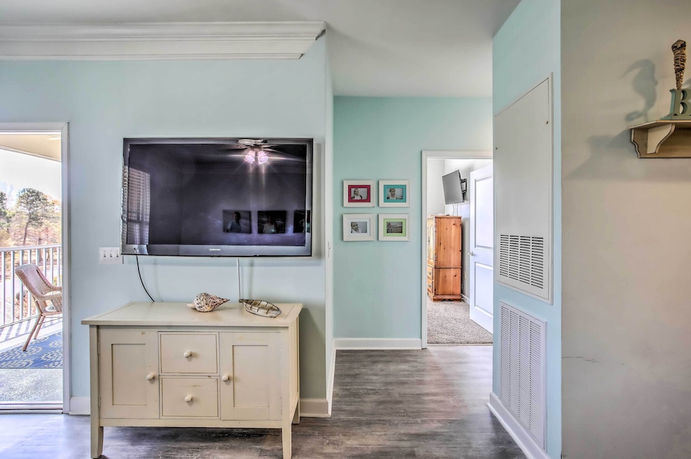 Calabash Condo w/ Community Pool!