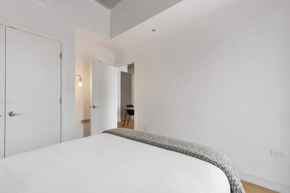 The Nova 4BR Family Friendly Near Lincoln Park