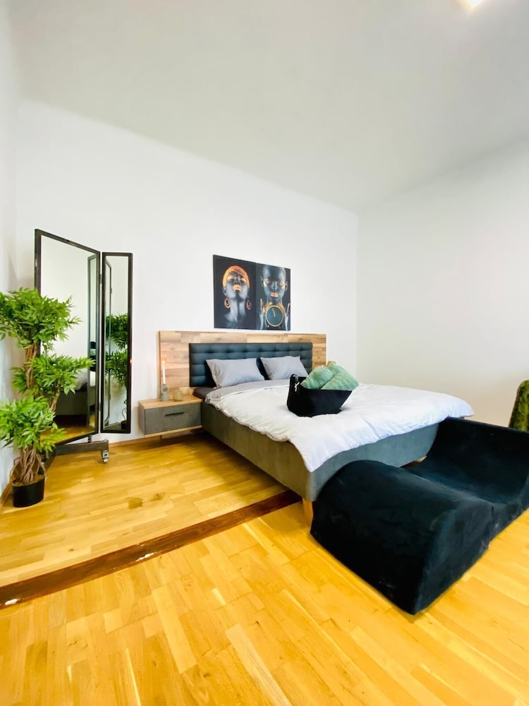 Bright 2BR Apartment Near Westbahnhof