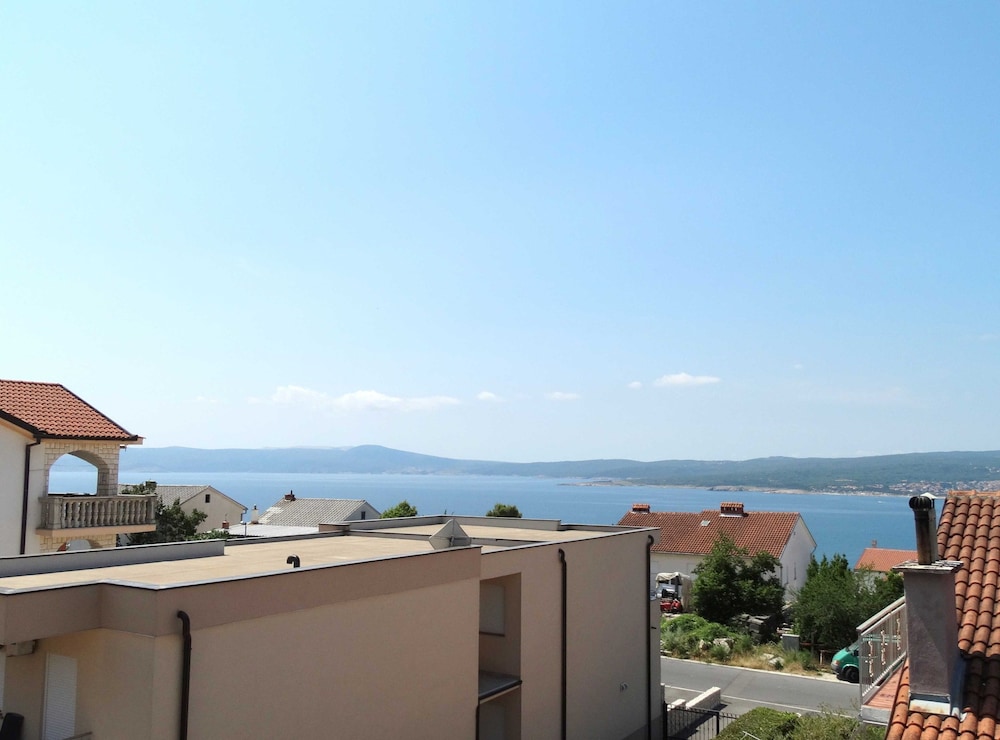Cozy Crikvenica Apartments With Sea View and Balcony