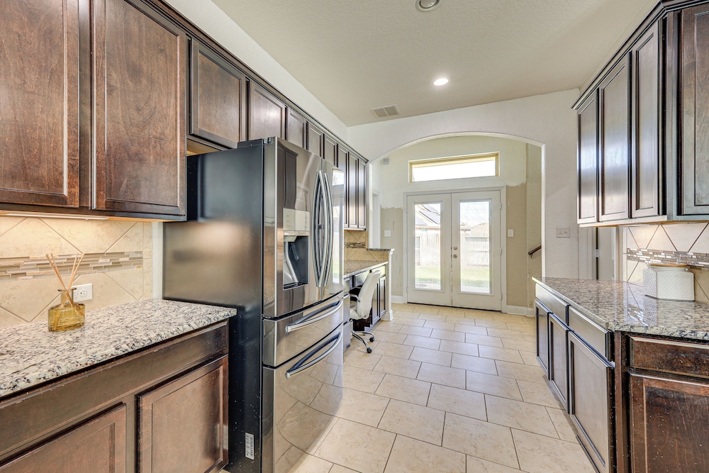 Pool Access & Fenced Yard: Modern San Antonio Gem