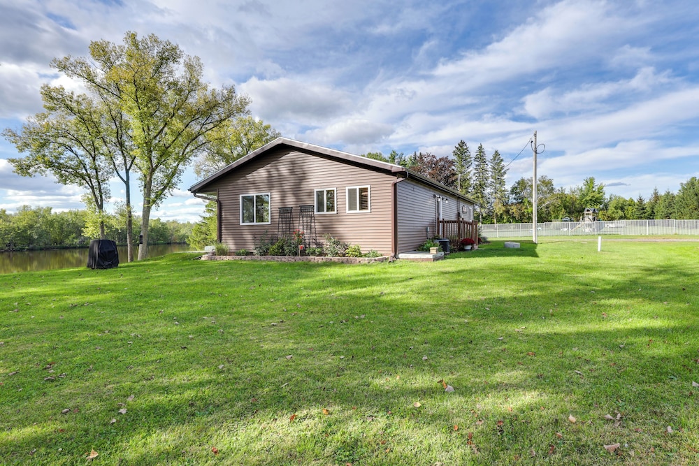 Riverfront Home w/ Private Dock in Wisconsin Dells