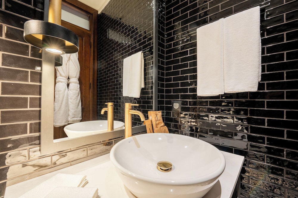 Belmondo Süitler - Image 151