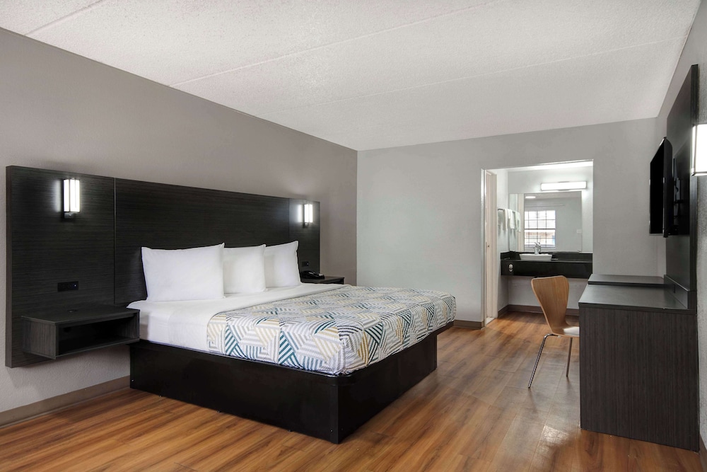 Motel 6 San Antonio, TX - Northwest Medical Center