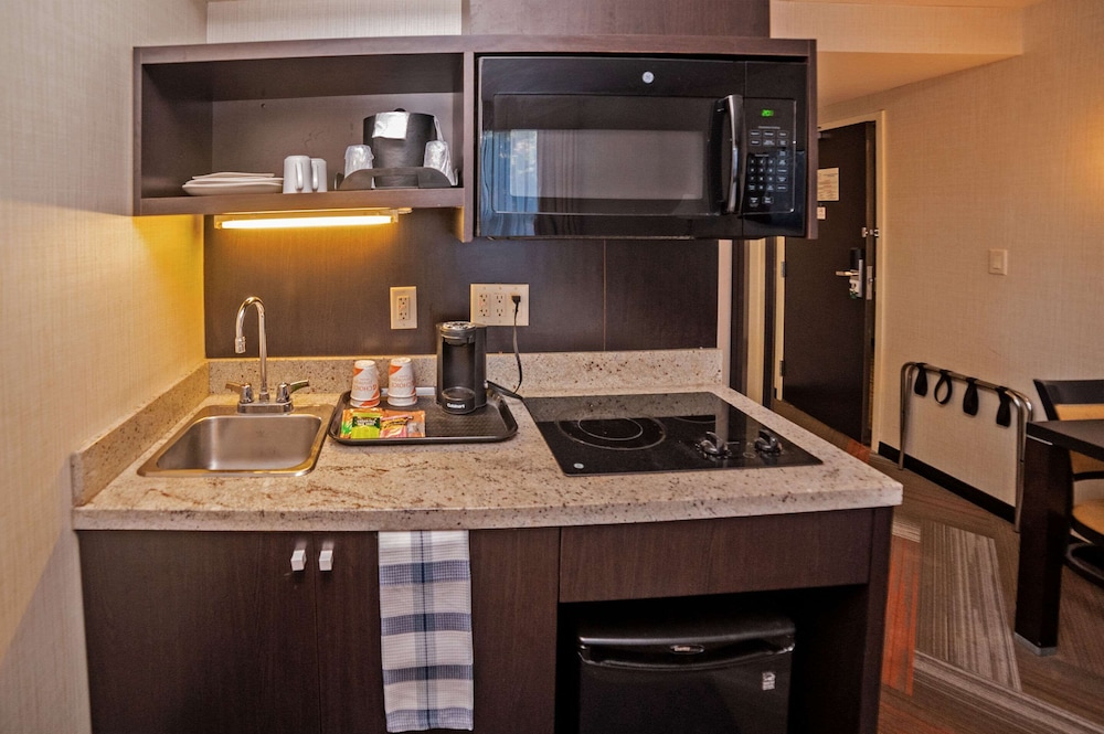 Quality Hotel - Property Image 2
