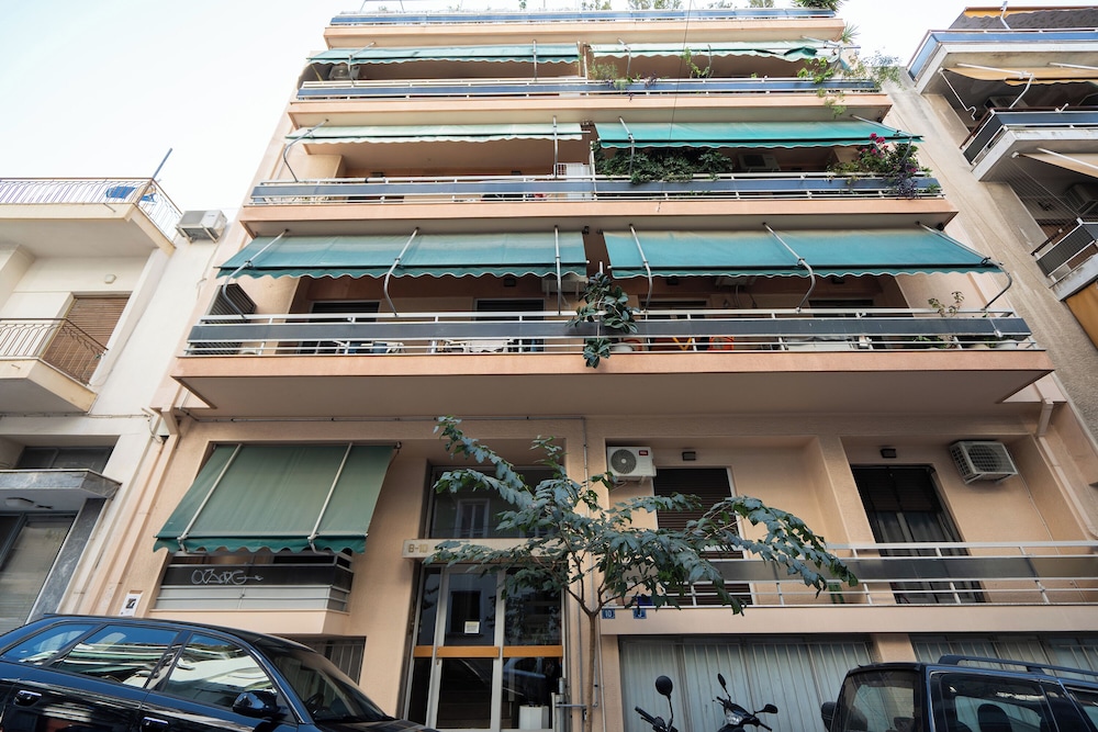Modern Studio Near the National Gallery in Athens