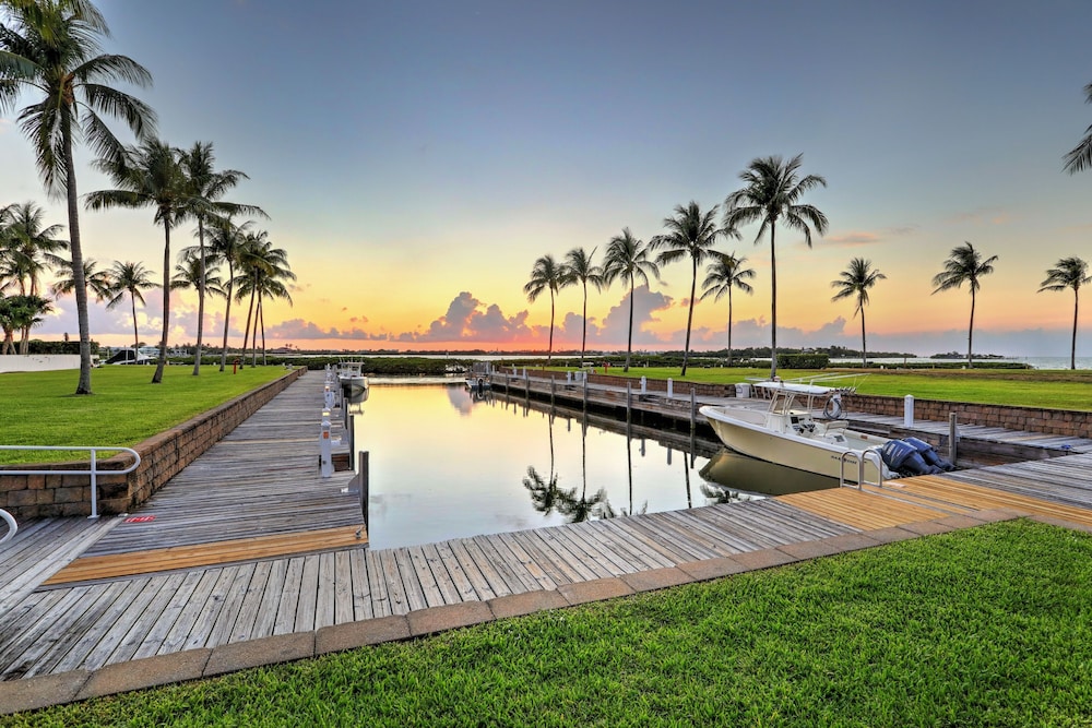 Waterfront Luxury Villa With Sunset Views And Boat Slip 3 Bedroom Villa by RedAwning view 3