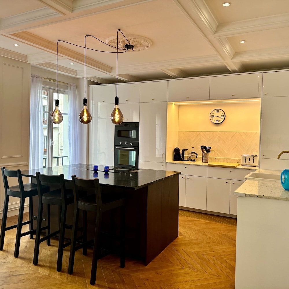 Paradis Chic - Renovated 2 Bed Apt in Paris