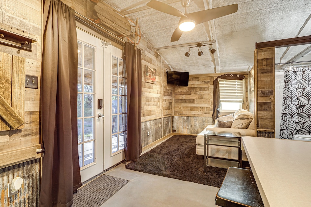 Peaceful Cabin Retreat Near Prairie Band Casino