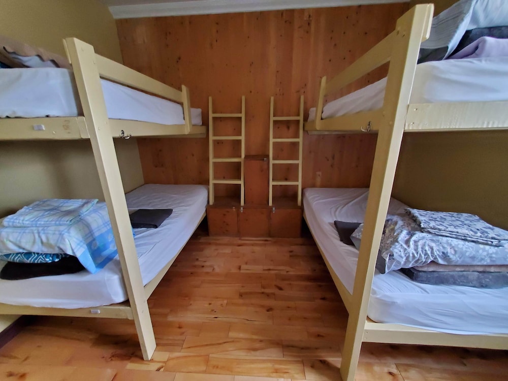 Levis Vacations - Auberge Jeunesse LouLou's Backpacker Hostel - Property Image 53