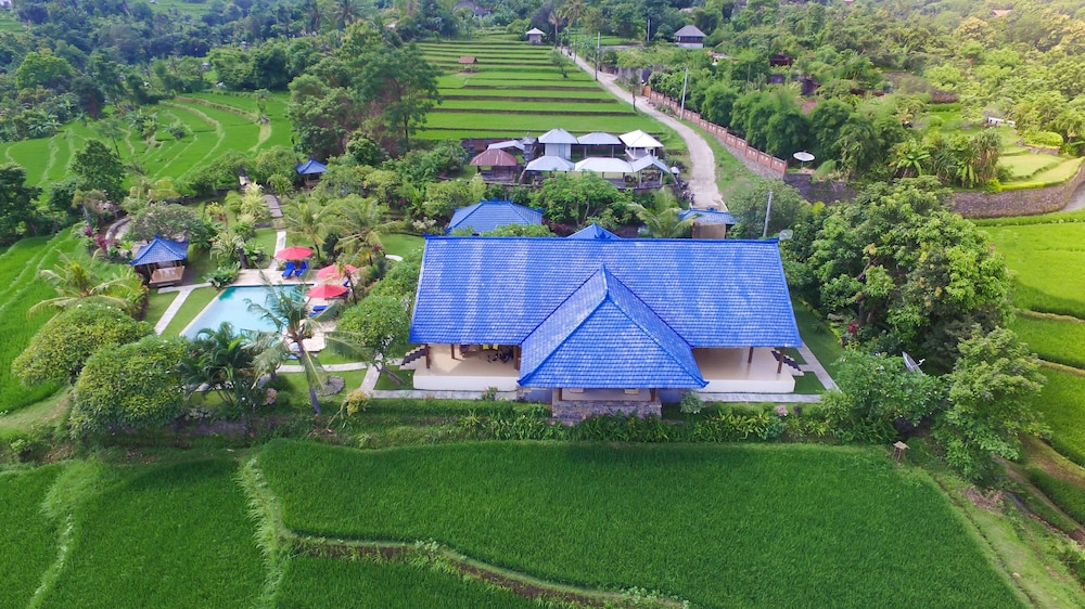 Ume Cantik Villa