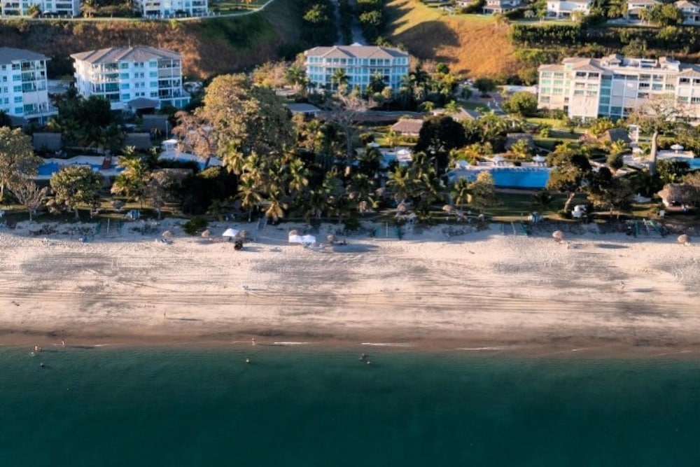 The Beach-front Condo by Acomodo Long Stay Only