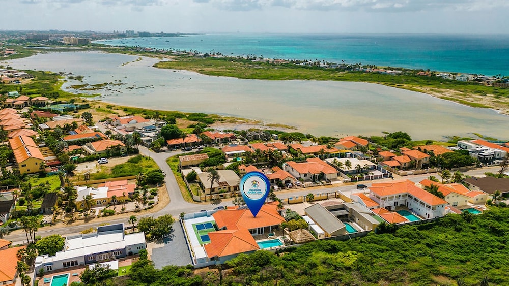 The Court Villa - 8 Bed 8 5 Bath