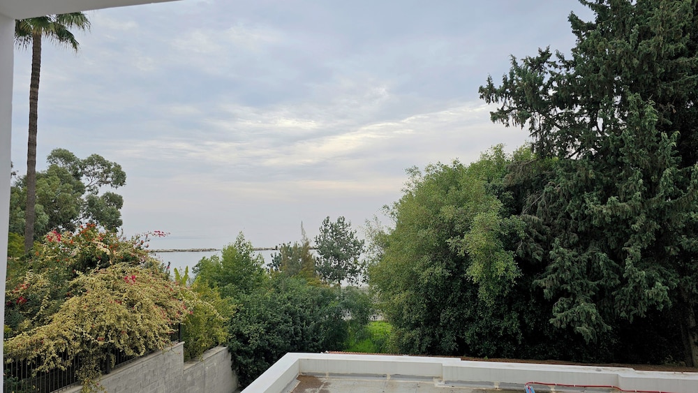 Phaedrus Living: Limassol Ocean Pearl Residence
