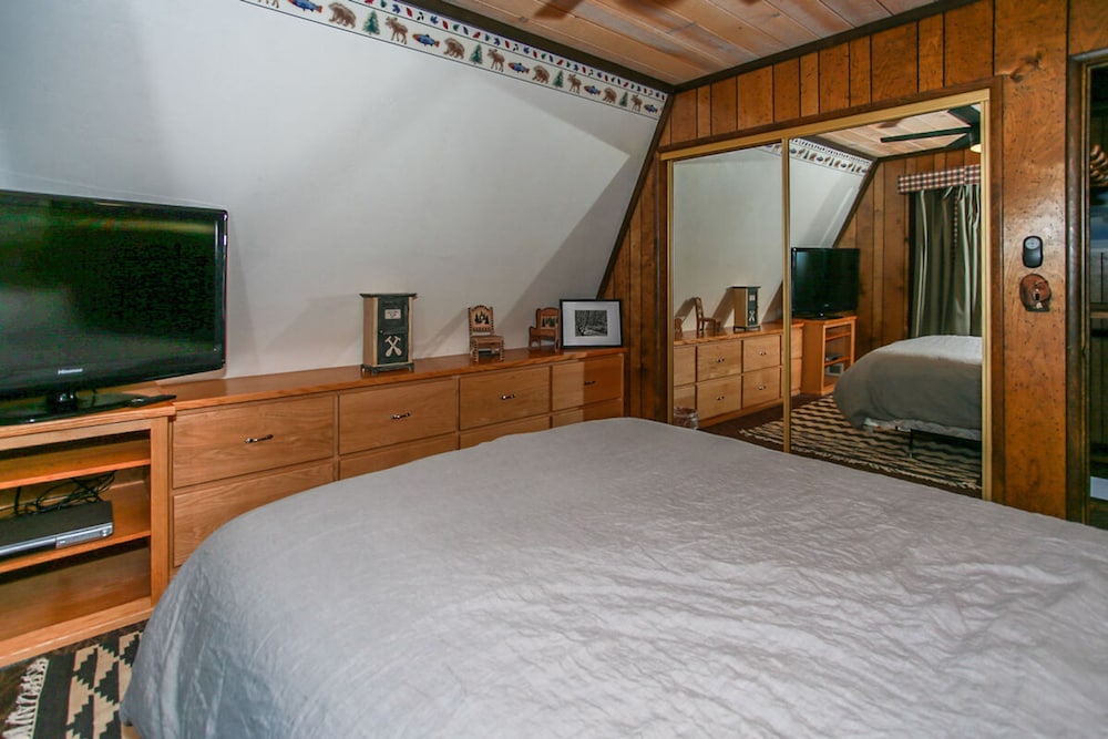 Juniper Creek!-441 by Big Bear Vacations view 3