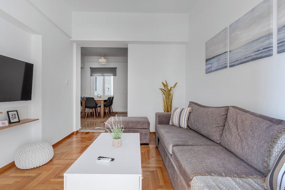 Arco - 2-BR Apt in the Heart of Athens