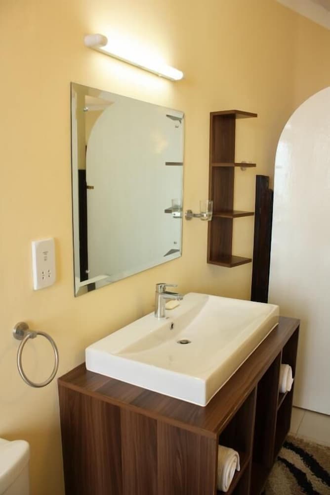 Le Cactus Guesthouse