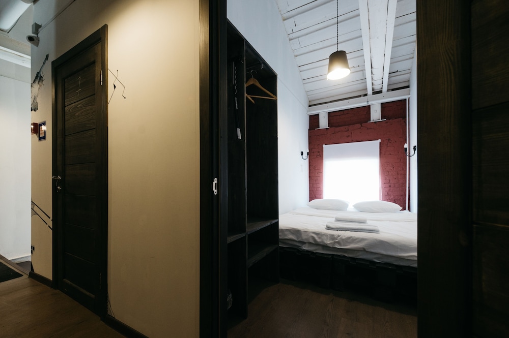 Keds Hostel & Coffee house