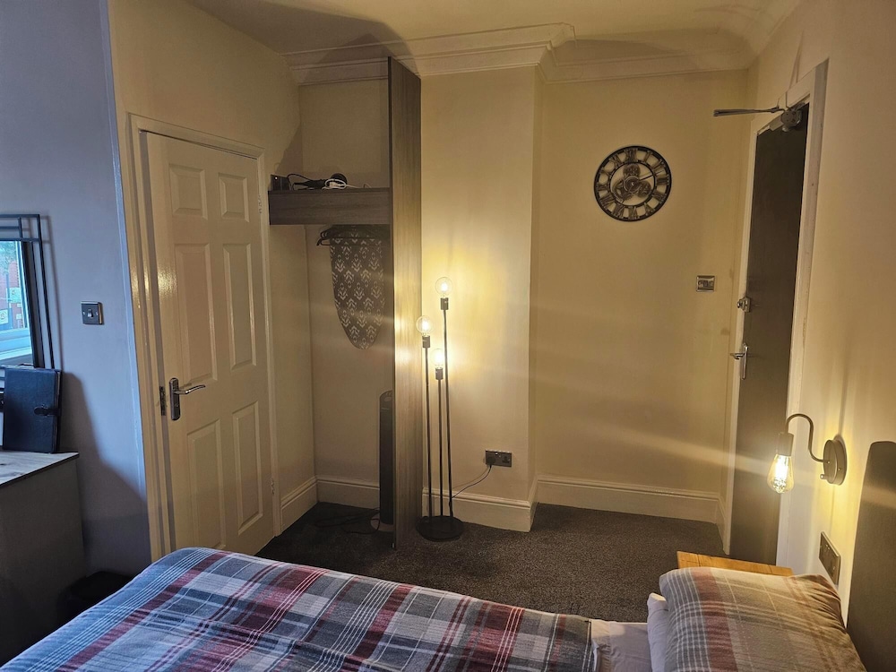 Tudor Lodge Hotel