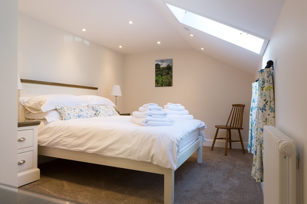Garden View Cottage in a Grade Ii'listed Property view 4