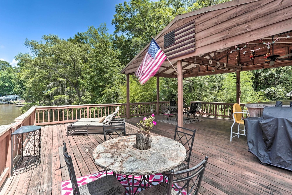 Waterfront Karnack Home w/ Boathouse  Deck! - Property Image 5