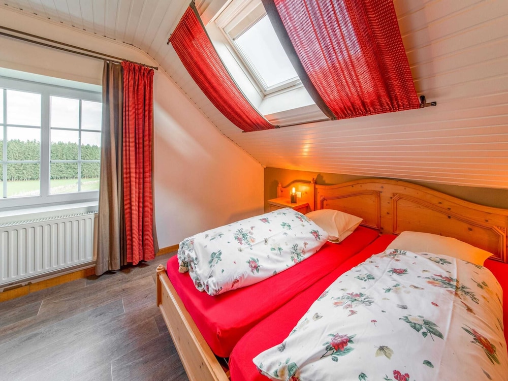 Luxurious House With Sauna in Bastogne view 4