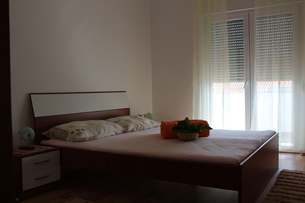 Photo 52