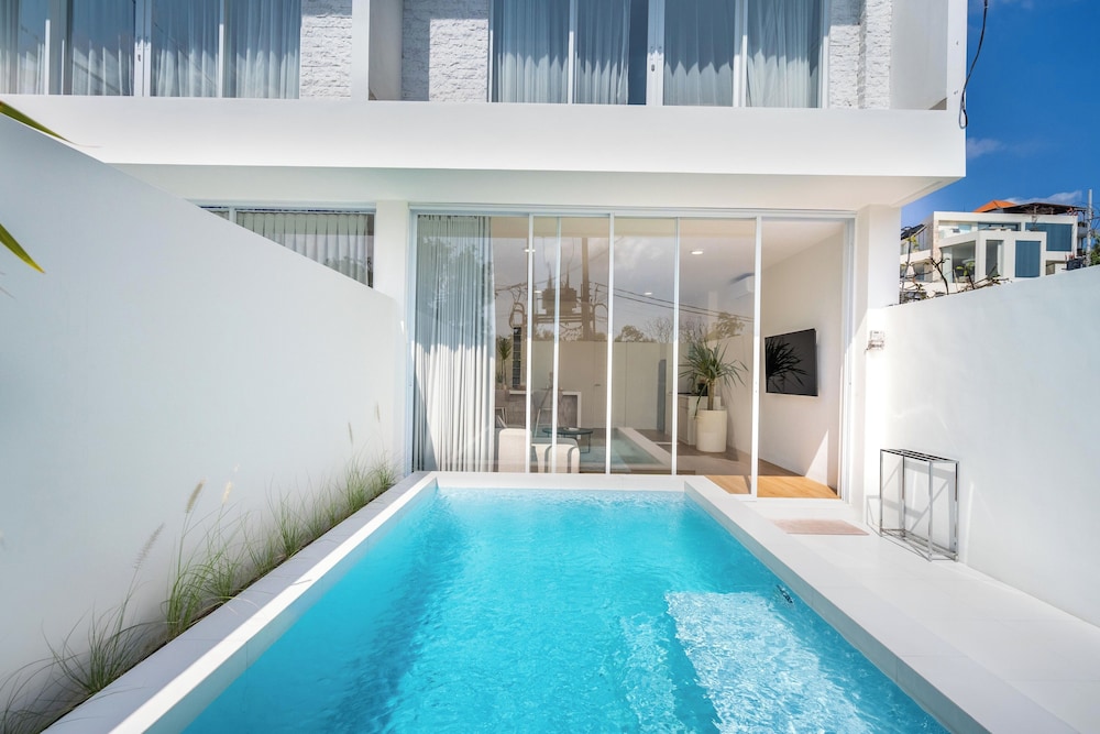Dreamland Villa 1 Pool & Walk to Beach