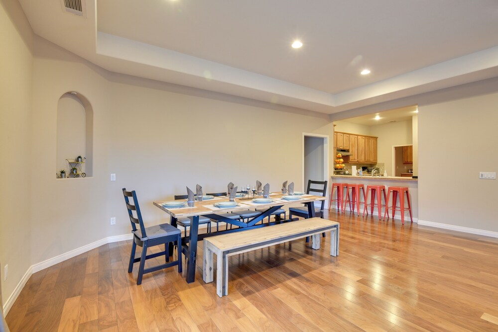 'escape in the Woods' w/ Deck + Mtn Views! view 4