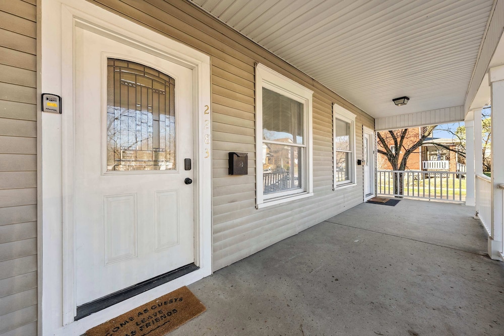 Summit Scholars Suites For 12!