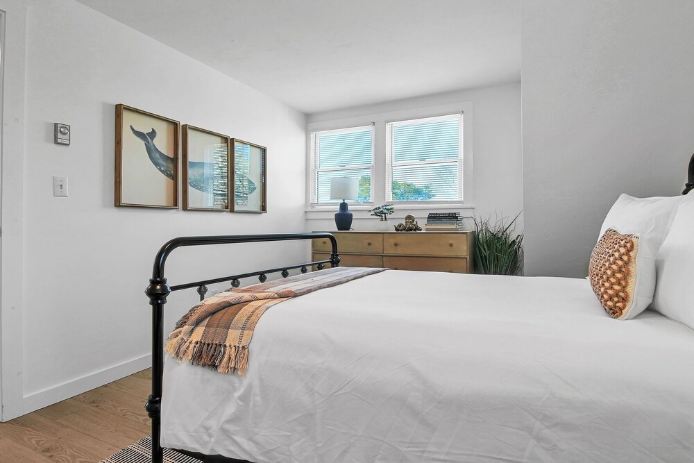 Charming 3br Home In Nantucket's Natural Beauty 3 Bedroom Home