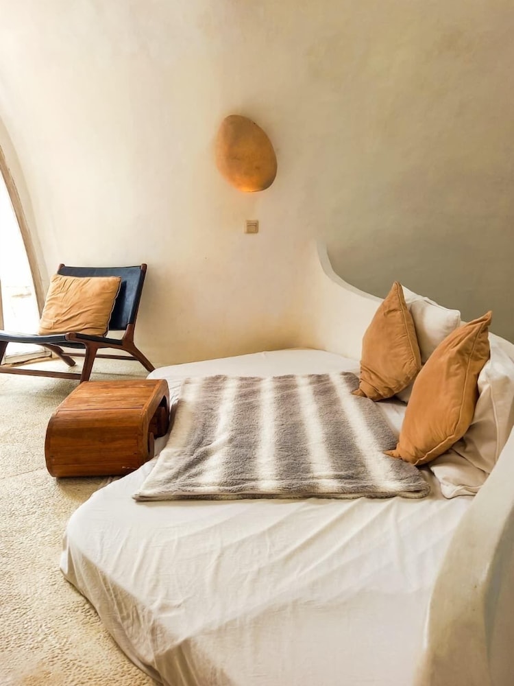 Mentigibay Dome Villa Lombok