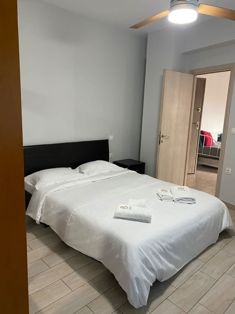 Arethousa City View Getaway - Chalkida s Cozy Gem