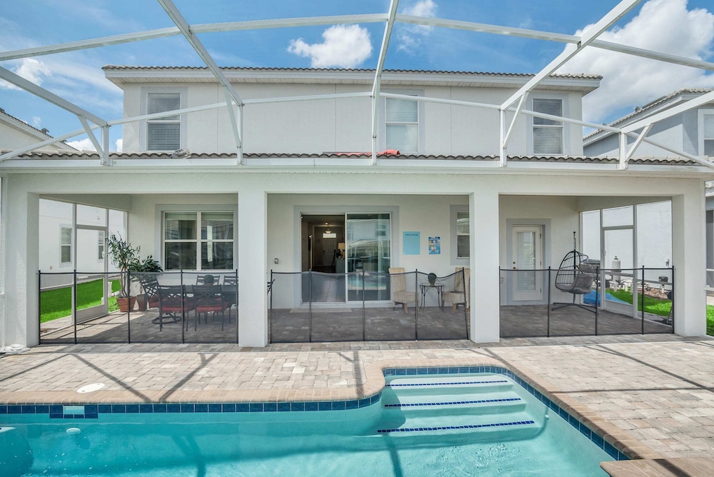 Stunning and Spacious Home Near Disney, CDC Standards #rcg8521 - Image 2