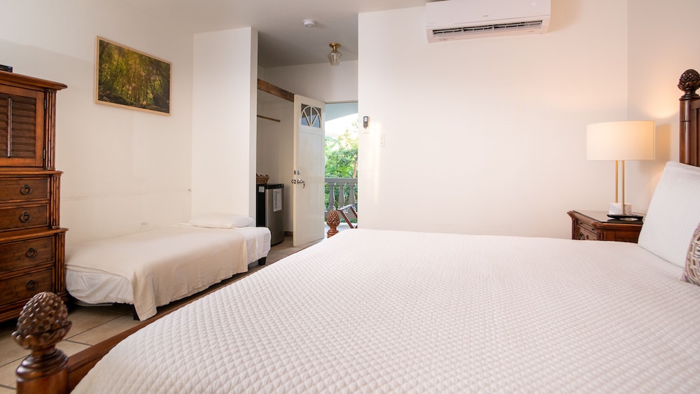Lazy Parrot Inn - Property Image 46